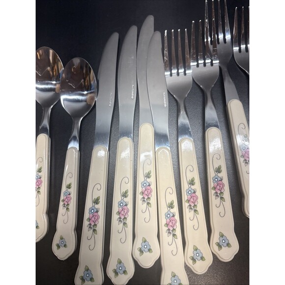 20 Pieces Pfaltzgraff TEA ROSE Stainless Plastic Handle Flatware EUC - Picture 3 of 6